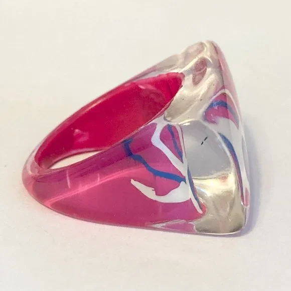 Vintage Lucite Acrylic Ring Size 6 Retro Abstract Hand Painted Pink Blue White - Picture 10 of 12